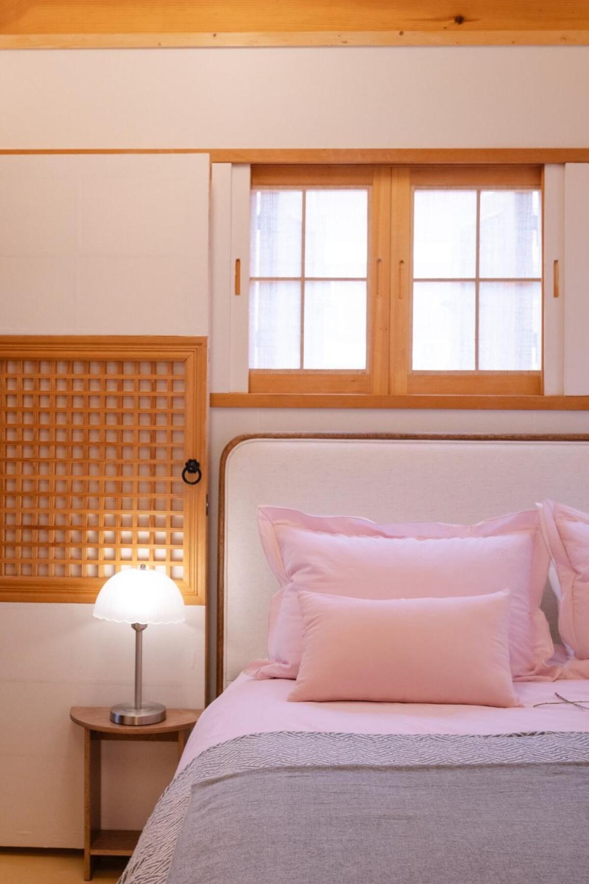 Numaru Two Exclusive Entire Hanoks In Seochon * Seoul