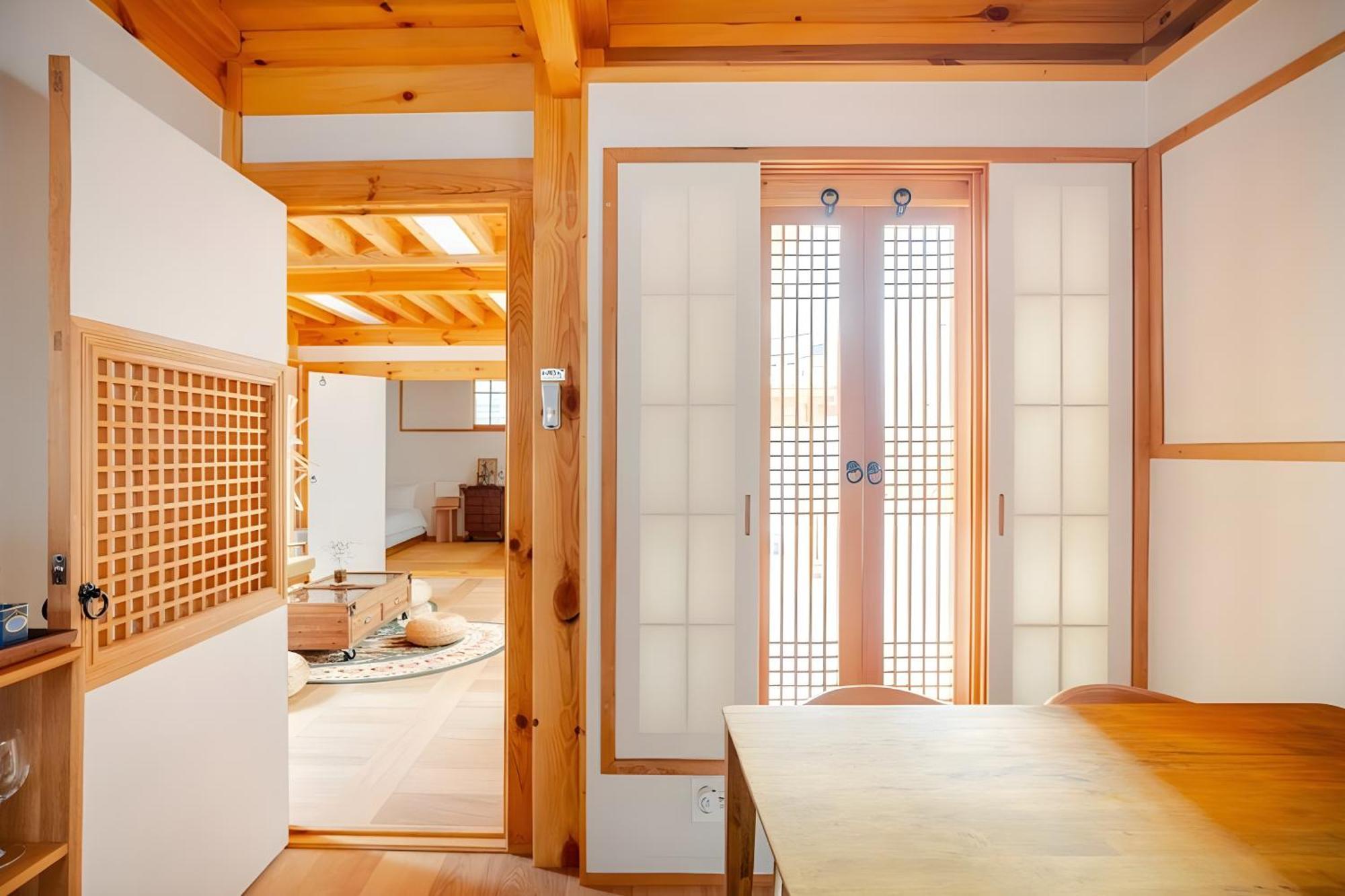 Villa Numaru Two Exclusive Entire Hanoks In Seochon *