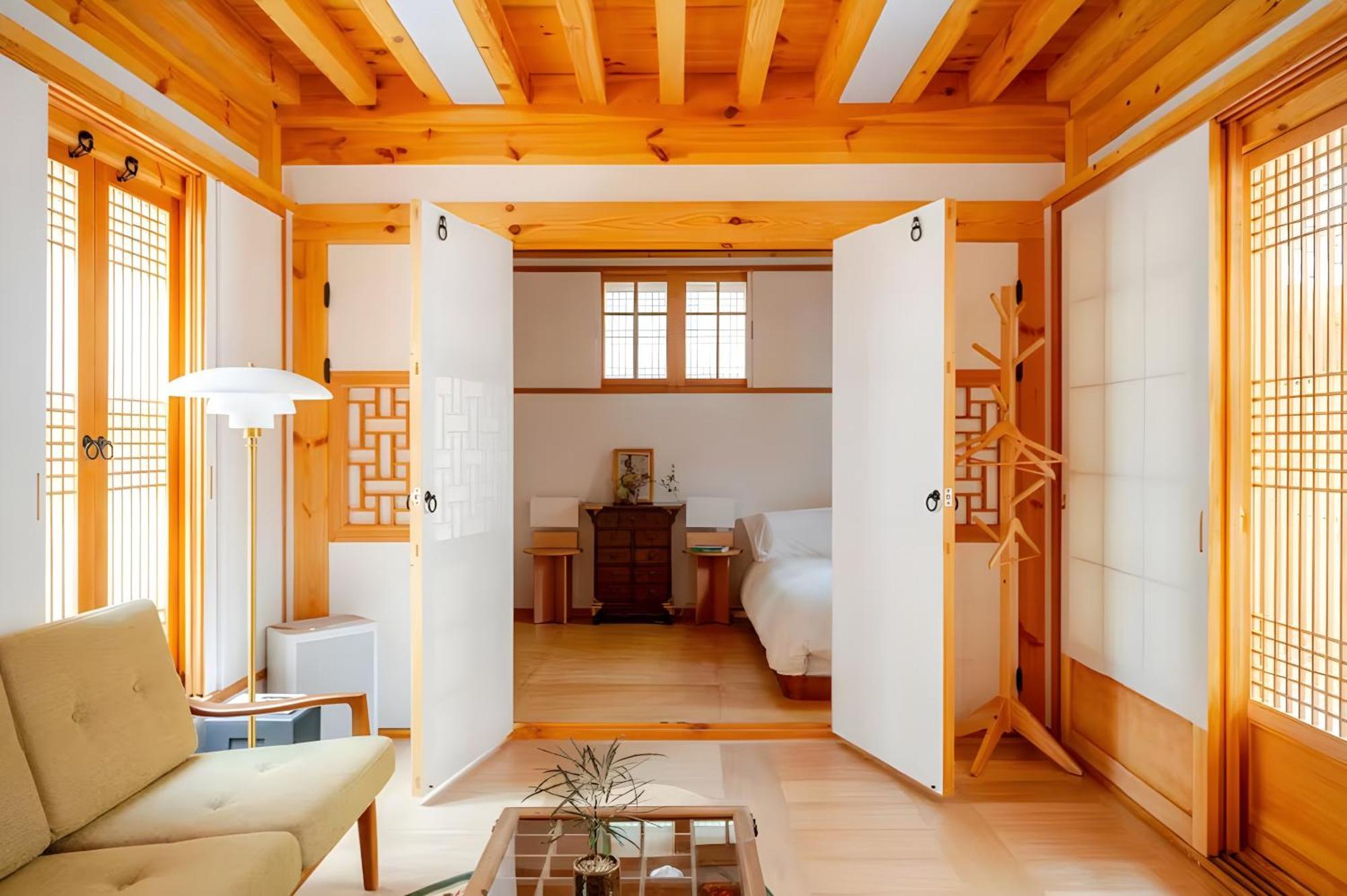 Numaru Two Exclusive Entire Hanoks In Seochon Villa